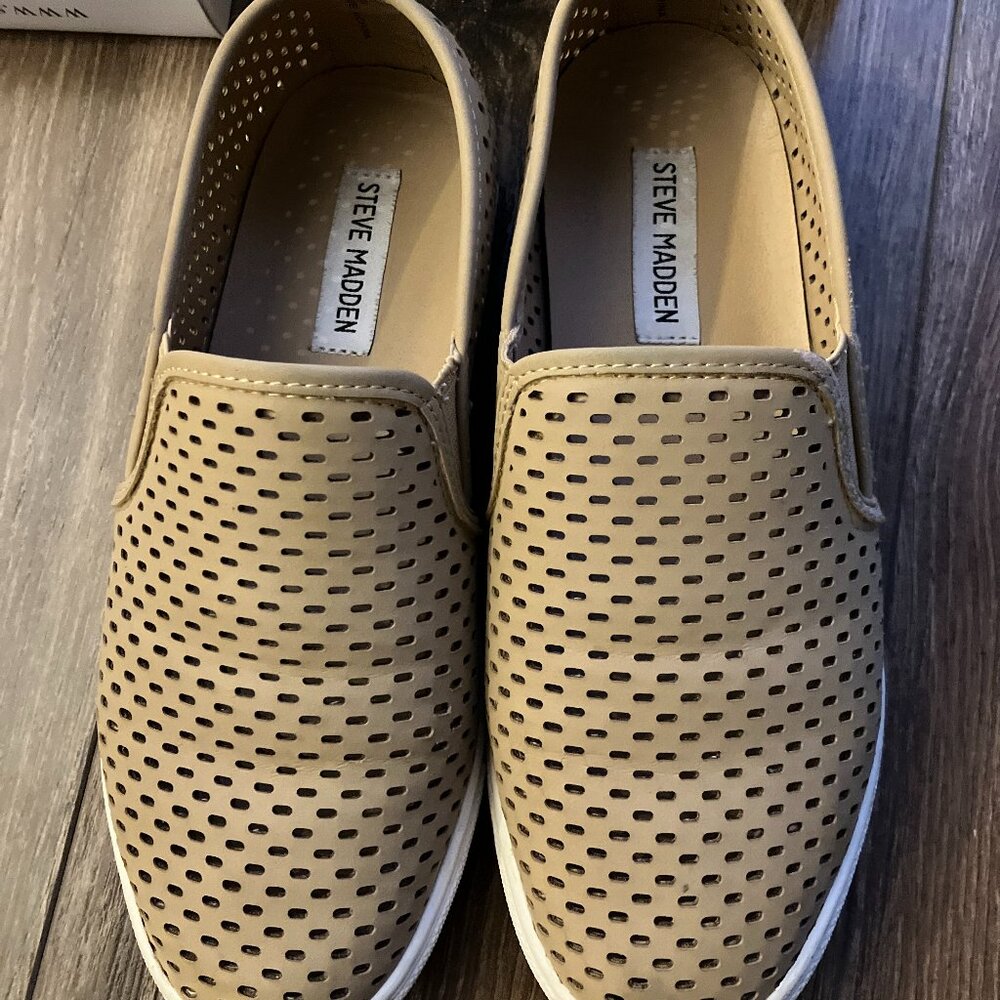 Steve Madden “Elouise” Slip‑On Sneakers – Camel (Size 8.5)